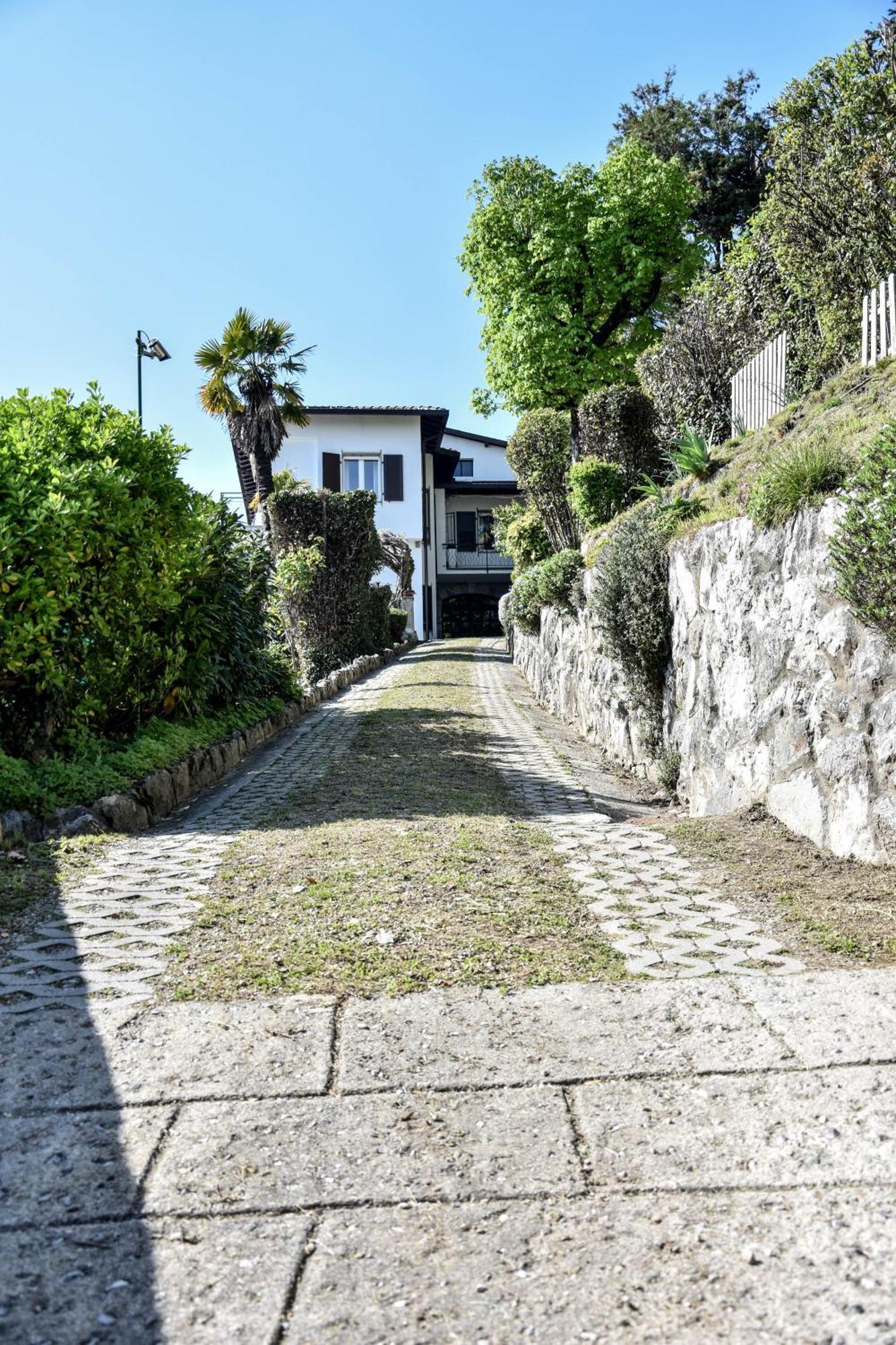 Villa Antonella, App. Vittoria Tavernerio Exterior foto